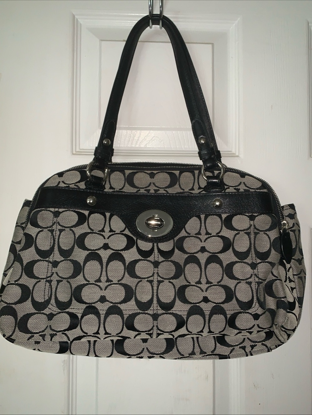 Coach Penelope Signature Carryall Bag Tote Purse Black and White Jacquard F16542